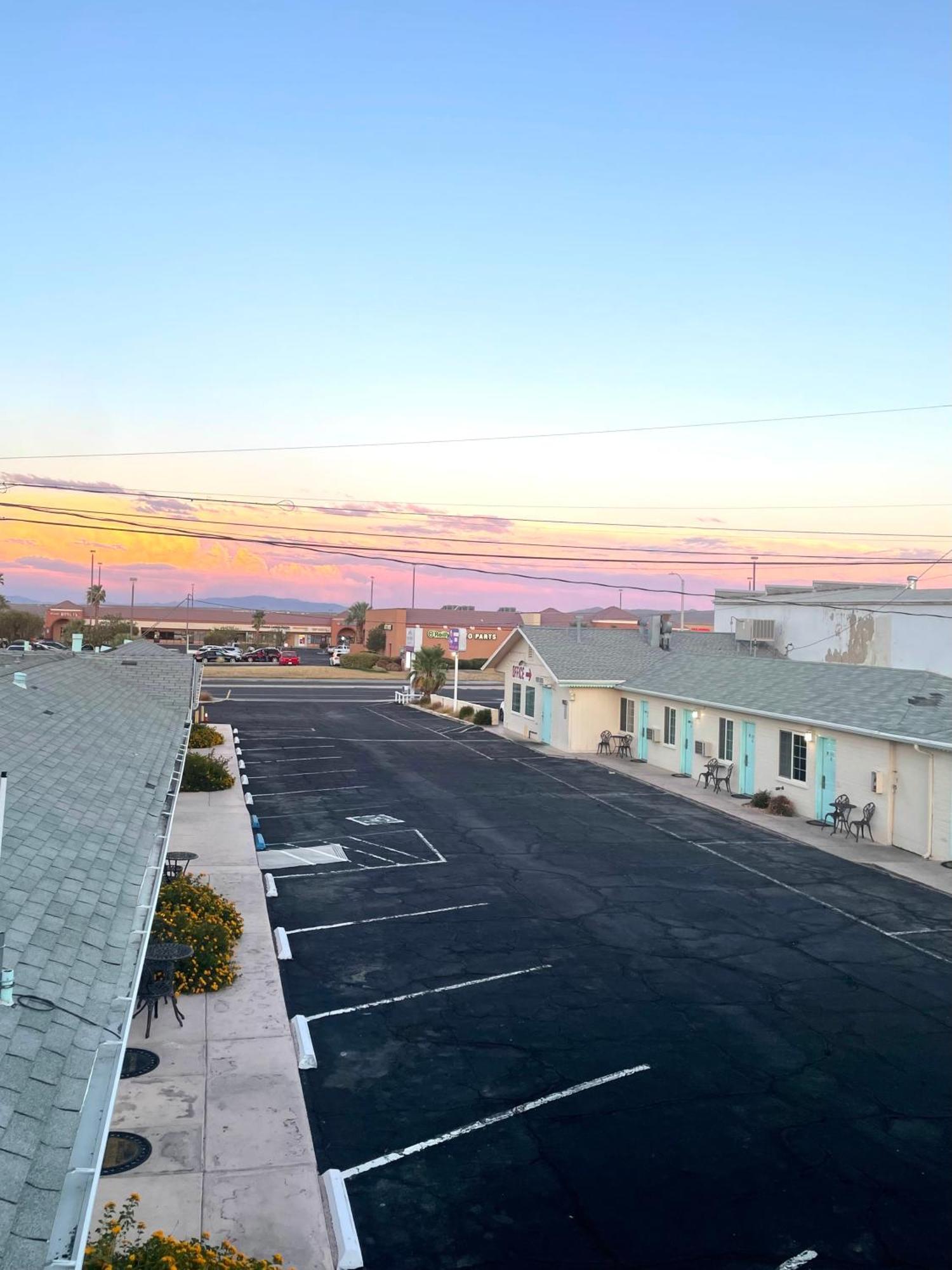 Howard Johnson By Wyndham Ridgecrest, Ca Exterior foto